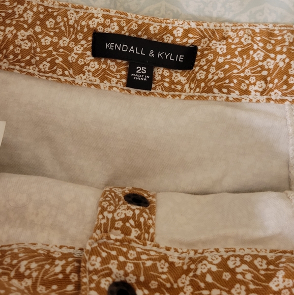 Snap button mini skirt - Picture 3 of 4